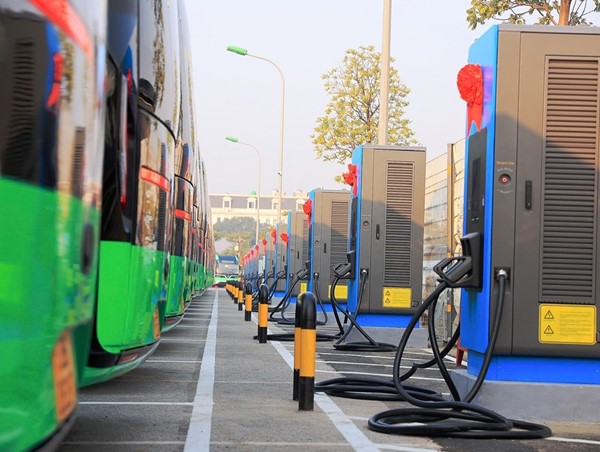 Hà Nội sẽ ban hành Nghị quyết hỗ trợ người dân chuyển đổi phương tiện xanh