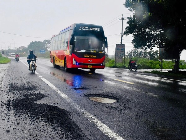 Quốc lộ 14 đoạn qua Gia Lai xuống cấp, tiềm ẩn nguy cơ tai nạn