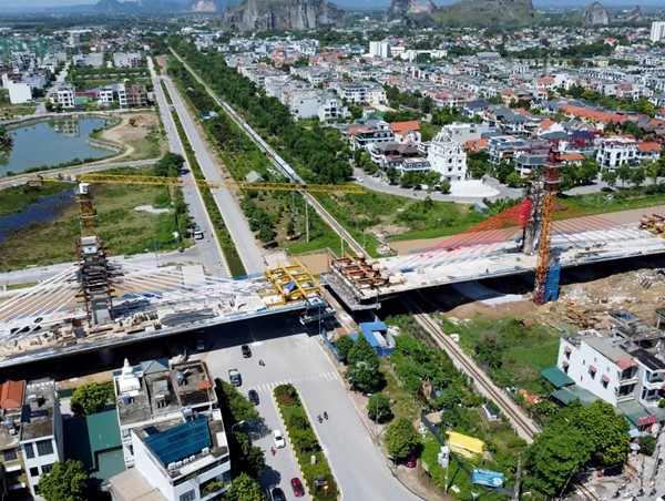 Cầu dây văng 647 tỷ đồng ở Thanh Hóa đang dần hoàn thiện