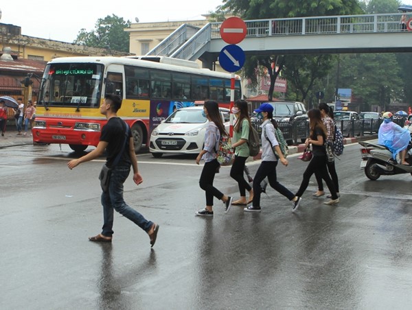 Vì sao người dân quay lưng với hầm, cầu bộ hành?