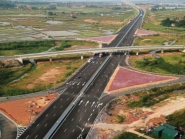 Khẩn trương rà soát, tháo gỡ các khó khăn, vướng mắc liên quan đến 4 dự án giao thông trọng điểm