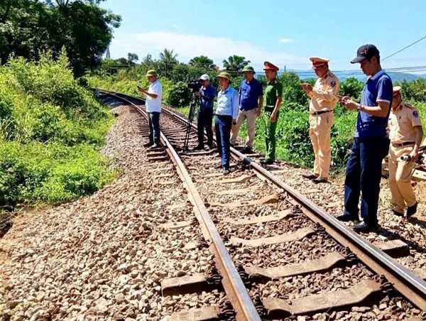 Đẩy mạnh tuyên truyền, bảo đảm an toàn giao thông đường sắt