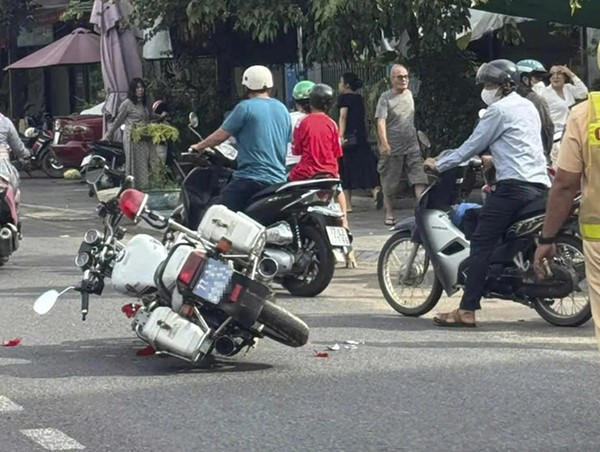 Khống chế người đàn ông gây tai nạn rồi tấn công cảnh sát giao thông