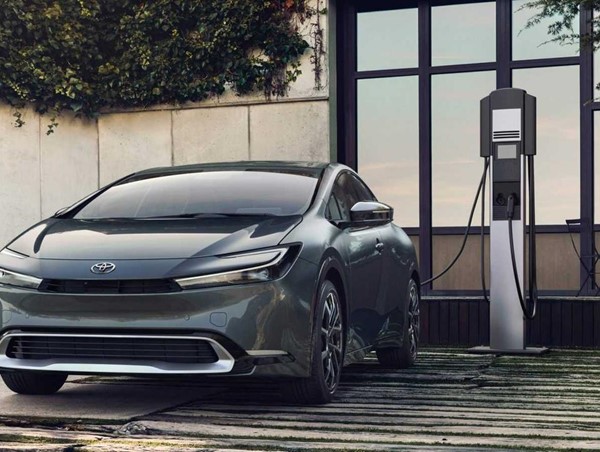 Xe hybrid dẫn đầu trên đường đua “xanh”