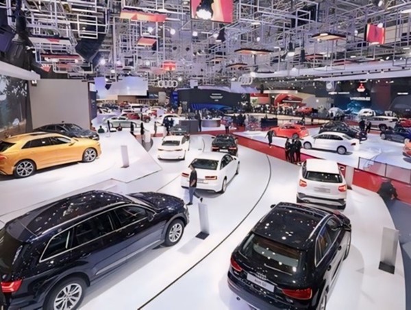 Thị trường ô tô ảm đạm: Tìm kiếm cơ hội trong thách thức