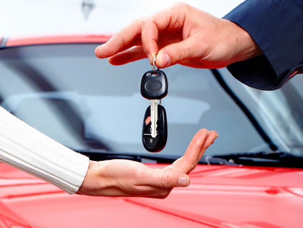 Chính thức nghiêm cấm việc ép người mua ô tô trả góp mua bảo hiểm