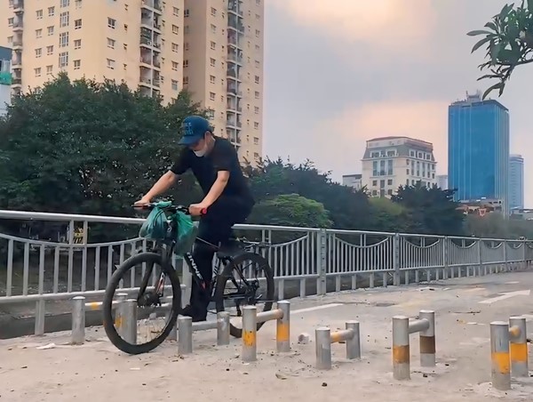 Đường dành riêng cho xe đạp: Rào chắn thay đổi - Thuận lợi hay trở ngại