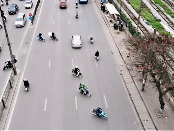 Hà Nội: tình trạng xe máy ngược chiều ngày càng nghiêm trọng