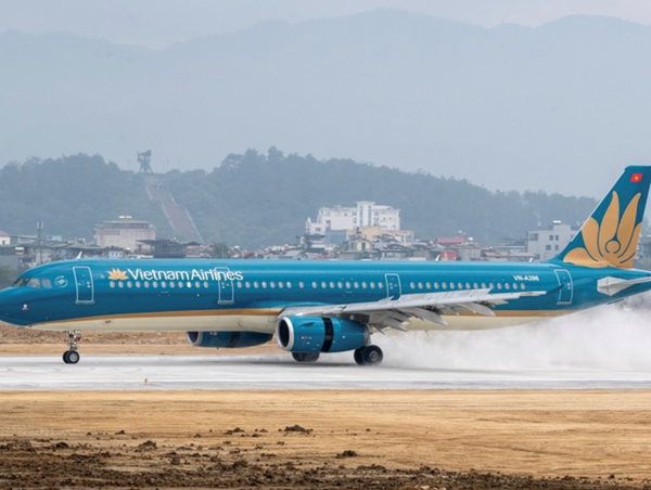 Hàng loạt chuyến bay đến sân bay Điện Biên phải hủy do mù khô