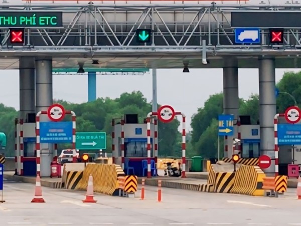 Hết tiền trong tài khoản thu phí ETC, hơn 200.000 xe vẫn chạy vào cao tốc