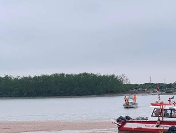 Đã tìm thấy thi thể hai nạn nhân trong vụ lật thuyền nan ở Quảng Ninh