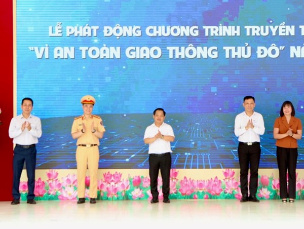 Phát động Chương trình truyền thông “Vì an toàn giao thông Thủ đô” năm 2024
