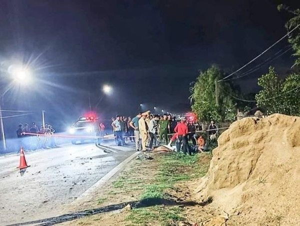 4 thanh niên tử vong sau va chạm xe máy trực diện 