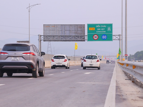 Gia hạn thời gian hoàn thành cao tốc Diễn Châu - Bãi Vọt đến 30/9
