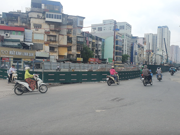 Hà Nội: cấm ô tô rẽ trái từ Giải Phóng vào Kim Đồng 