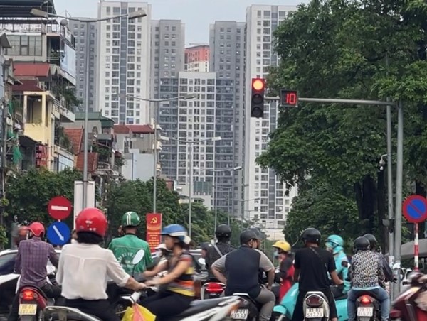 Dự thảo Luật Trật tự an toàn giao thông đường bộ: Bổ sung quy định về vượt đèn vàng