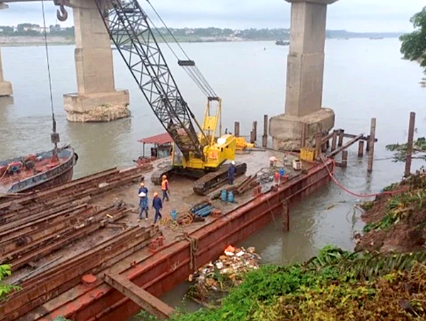 Phân luồng lại giao thông đường thủy qua cầu Trung Hà