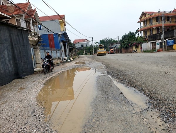 Huyện Chương Mỹ: nhiều công trình giao thông xuống cấp và chậm tiến độ