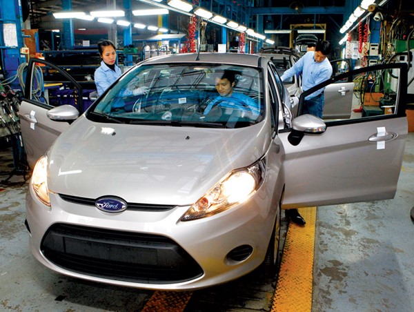 Đề xuất miễn 50% lệ phí trước bạ ô tô sản xuất, lắp ráp trong nước: Cần giải pháp căn cơ hơn