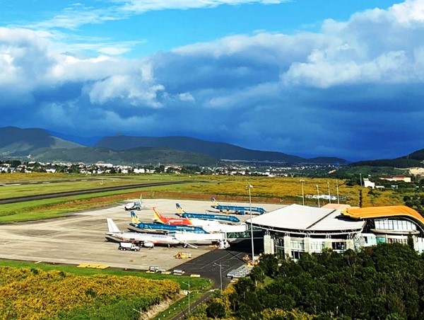 Cần hơn 1.000 tỷ đồng để sửa chữa đường băng sân bay Liên Khương 