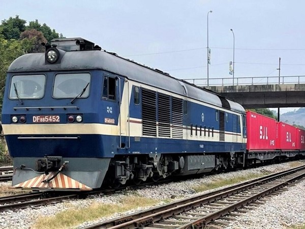 Cần 2.300 tỷ đồng để nâng cấp các ga đầu mối và ga liên vận quốc tế