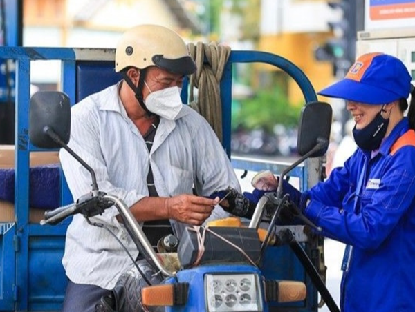 Giá xăng dầu đồng loạt giảm nhẹ từ chiều ngày 18/7