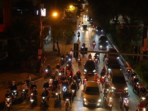 Thời gian bắt buộc bật đèn xe thay đổi thế nào từ 2025?