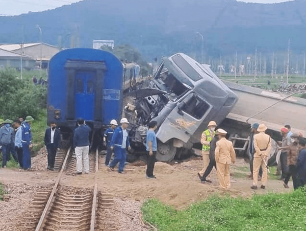 Đề nghị xây cầu đường bộ vượt qua đường sắt tại 21 vị trí giao cắt