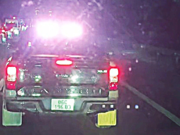 “Độ” đèn xe: Thú chơi nguy hiểm