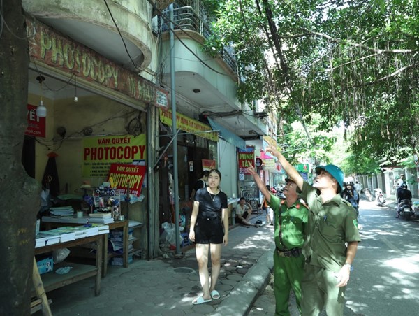 Chấn chỉnh trật tự đô thị trên phố Lê Văn Hiến