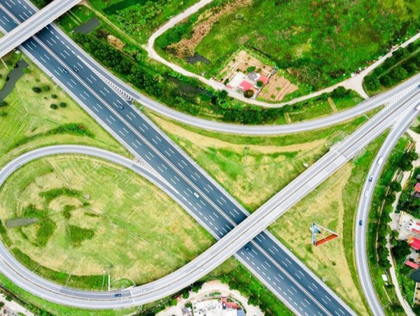 Rà soát việc đầu tư kết nối các tuyến đường bộ cao tốc trước ngày 15/9