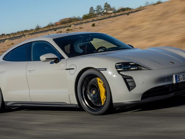 Triệu hồi 95 chiếc Porsche Taycan tại Việt Nam do lỗi phanh