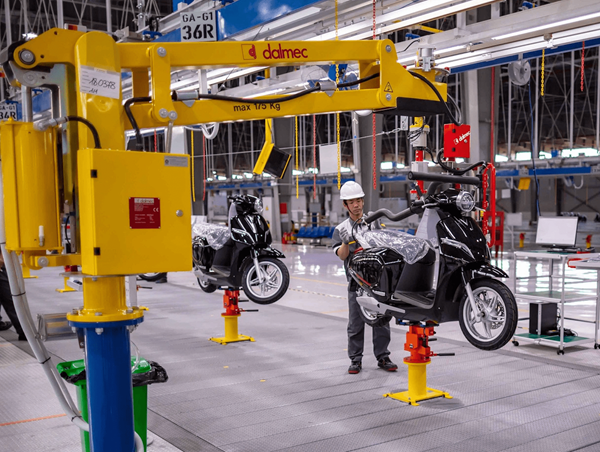 Chỉ xe hai bánh có khối lượng hơn 300kg mới được trang bị chức năng lùi xe