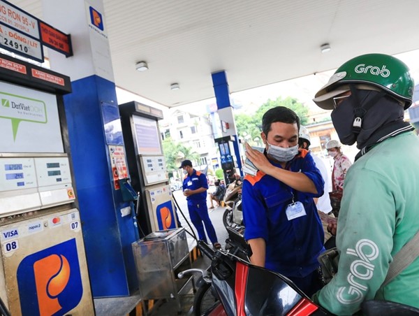 Giá xăng giảm 1.000 đồng/lít từ chiều ngày 12/9