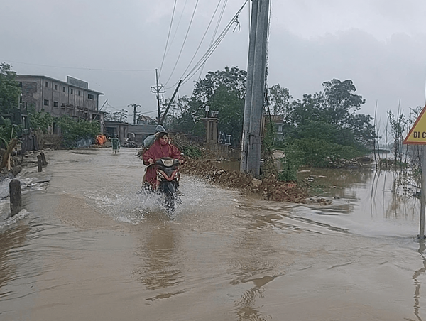 Hà Nội: cấm phương tiện lưu thông qua các điểm ngập sâu ở Mỹ Đức