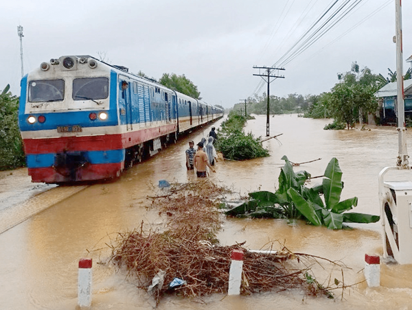 Đường sắt Bắc - Nam hoạt động trở lại, tạm ngừng một số tàu tuyến Hà Nội - Hải Phòng 