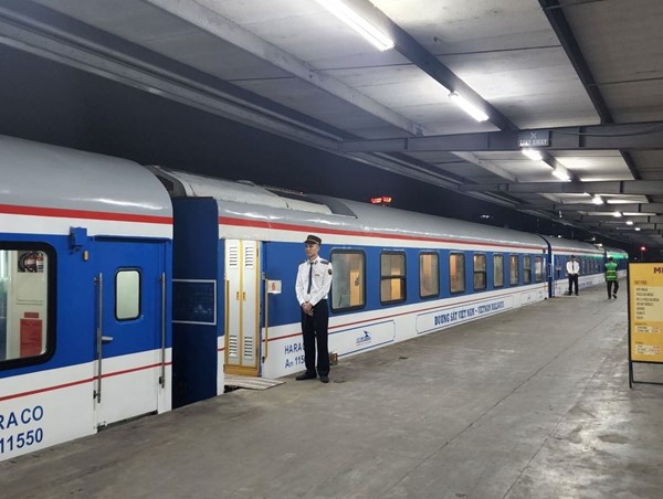 Chạy thêm nhiều tàu khách từ ga Sài Gòn đi miền Trung dịp Tết 2025