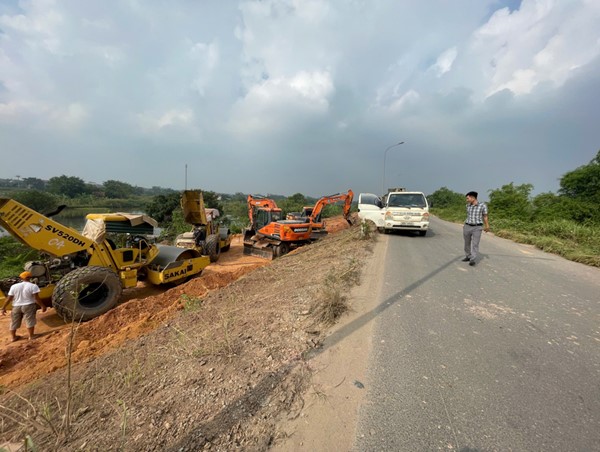 Phú Xuyên thi công cải tạo mặt đê sông Hồng bảo đảm chất lượng, tiến độ