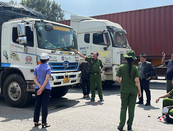 Dựng lại hiện trường vụ tài xế xe tải nghi cố tình đâm chết người trên Quốc lộ 51
