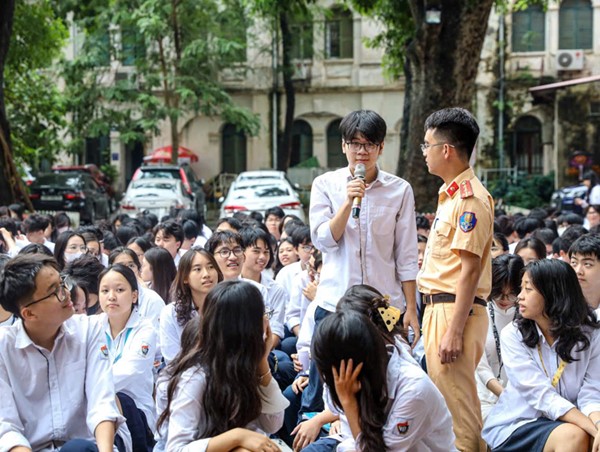 Hà Nội: tuyên truyền triển khai Luật Trật tự, an toàn giao thông đường bộ