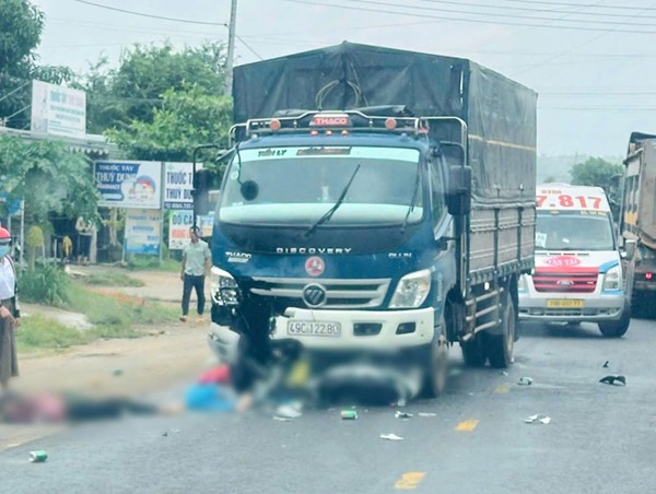 Gia Lai: đối đầu xe tải, 2 người đi mô tô tử vong tại chỗ