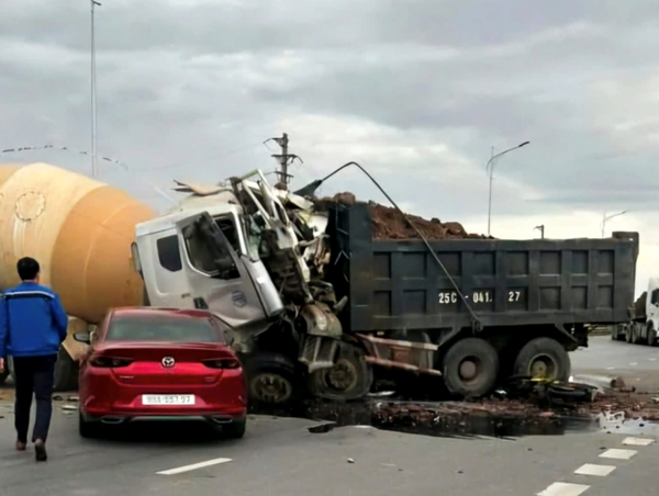 Tai nạn liên hoàn giữa xe tải và xe bồn ở Bắc Ninh khiến 2 người tử vong