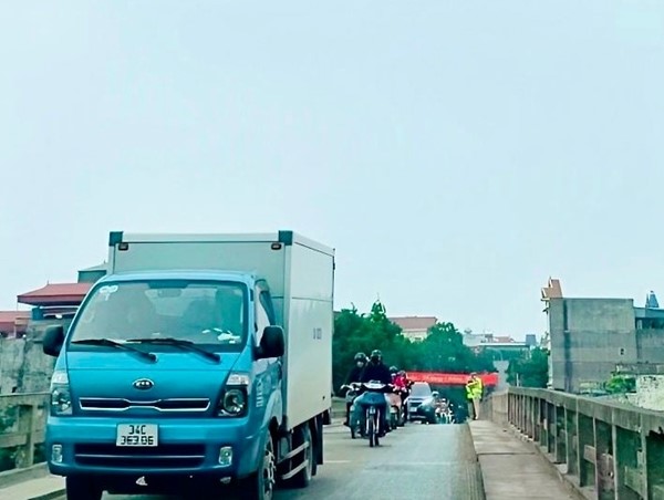 Hải Dương tạm dừng phương tiện lưu thông qua 3 cầu để thử tải từ 31/10