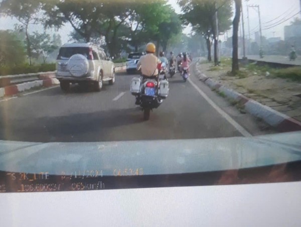 CSGT dẫn đường đưa sản phụ vỡ ối vào viện kịp thời