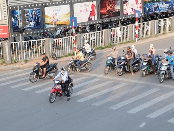 Dự kiến tăng 2 triệu đồng tiền phạt với lỗi vượt đèn đỏ, đèn vàng