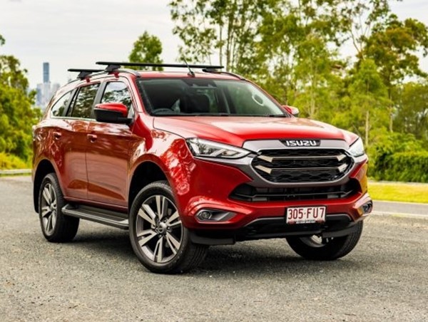 Cập nhật bảng giá xe ô tô hãng Isuzu tháng 11/2024