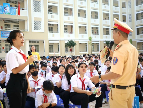 Tăng cường trách nhiệm bảo đảm trật tự ATGT cho lứa tuổi học sinh