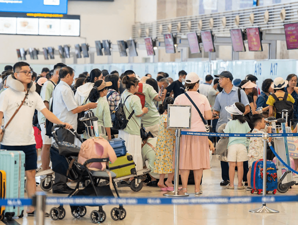 Nhiều chặng bay Tết Nguyên đán 2025 đã kín chỗ 70% - 80%