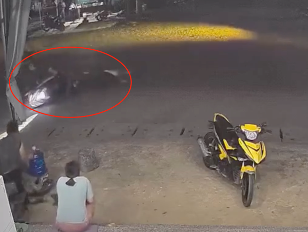 Hòa Bình: 2 xe máy đâm trực diện khiến 2 người bị thương