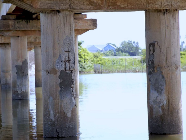 Đề xuất cấm xe 4 bánh đi qua cầu sông Thai có nguy cơ sập tại Quảng Bình